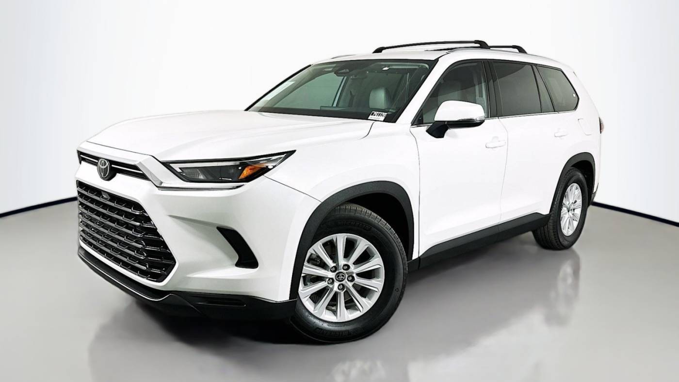 2024 Toyota Grand Highlander XLE — SUV — 8,562 mi — Signal Hill, CA
