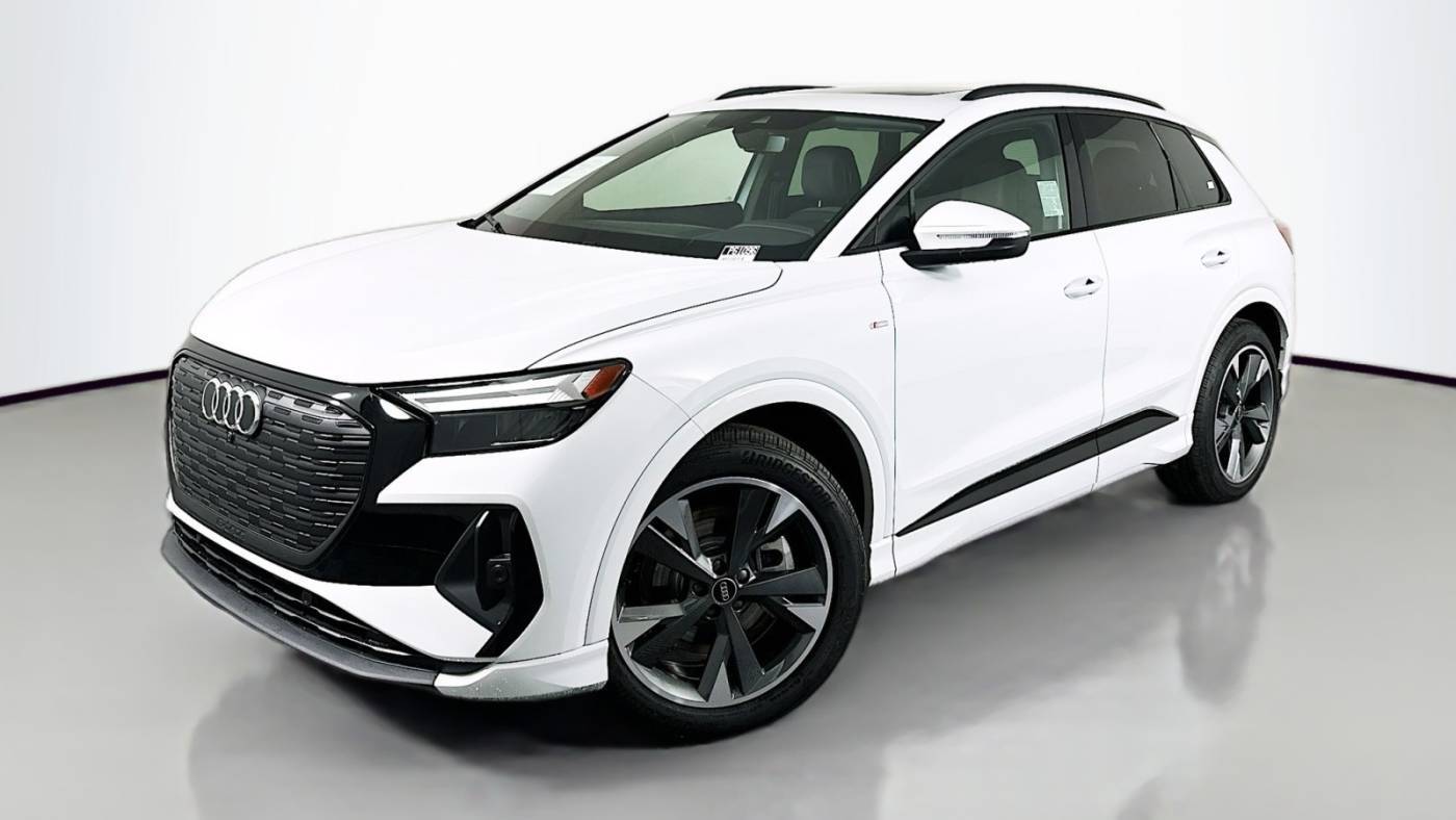 2024 Audi Q4 e-tron Premium — SUV — 4,590 mi — Signal Hill, CA