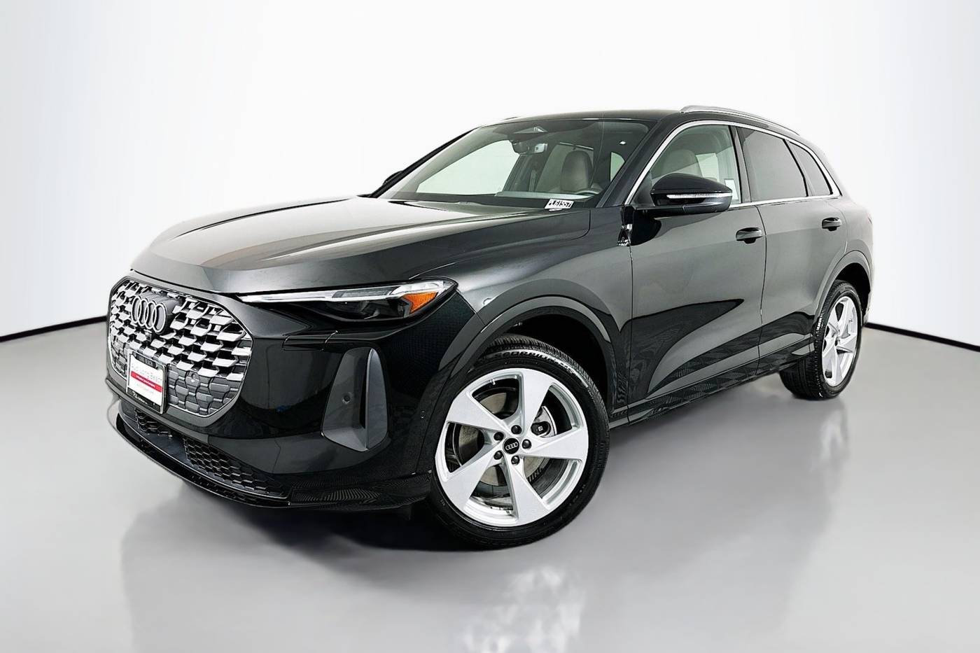 2025 Audi Q5 Premium Plus — SUV — 5,570 mi — Signal Hill, CA