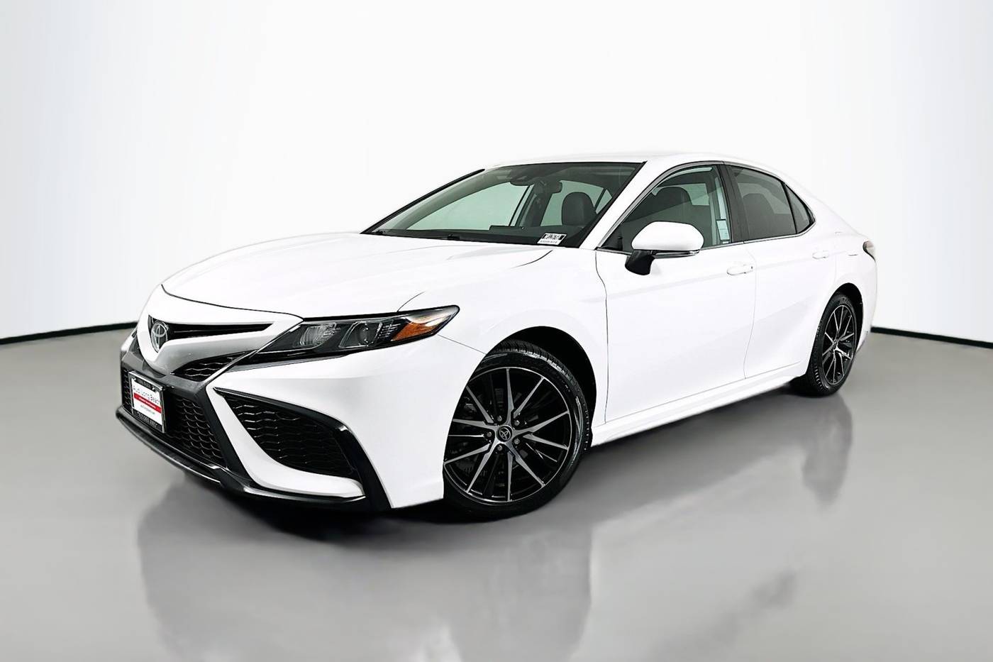 2023 Toyota Camry SE — Sedan — 26,778 mi — Signal Hill, CA
