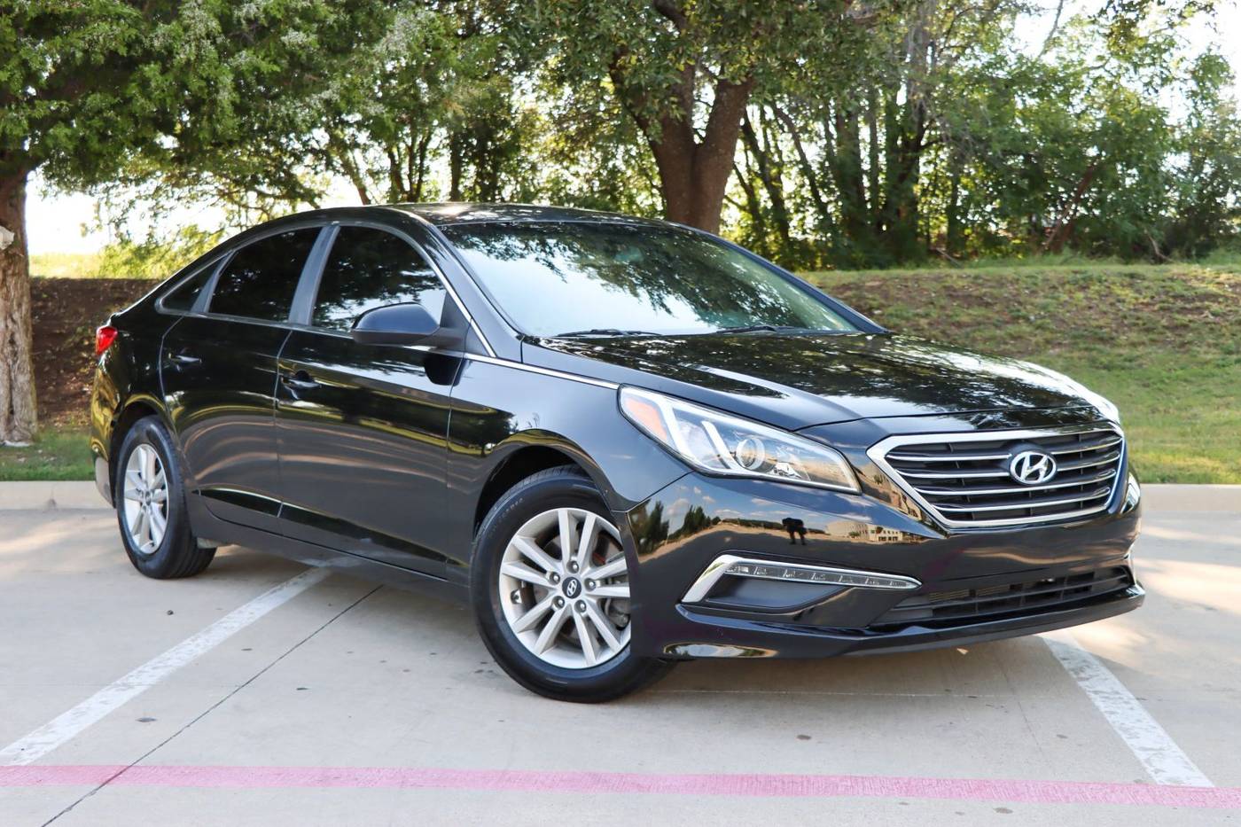 2015 Hyundai Sonata SE — Sedan — 89,569 mi — Fort Worth, TX