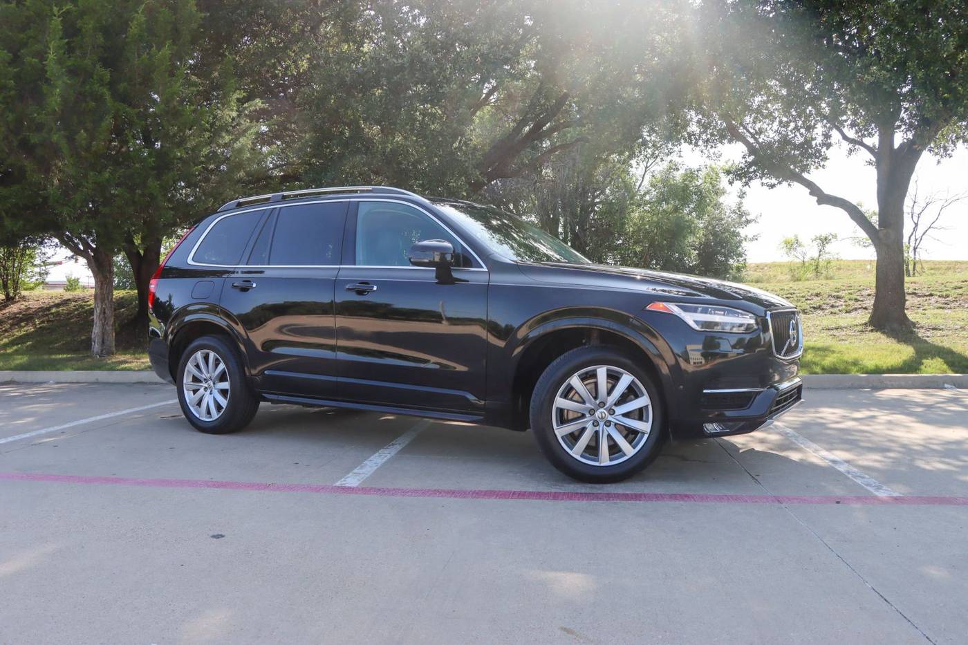 2016 Volvo XC90 T6 Momentum