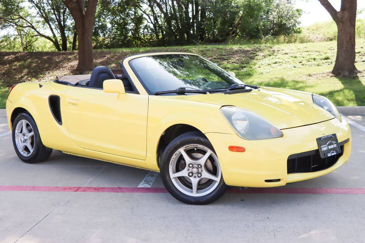 2002 Toyota MR2 Spyder Base — Convertible — 90,223 mi — Fort Worth, TX