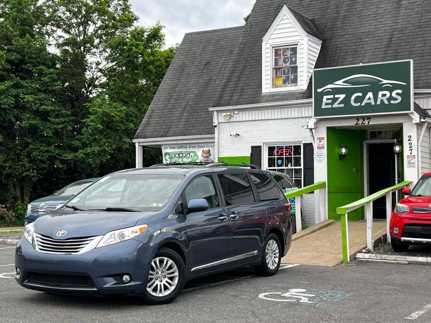 2017 Toyota Sienna XLE — Minivan — 170,981 mi — Stafford, VA