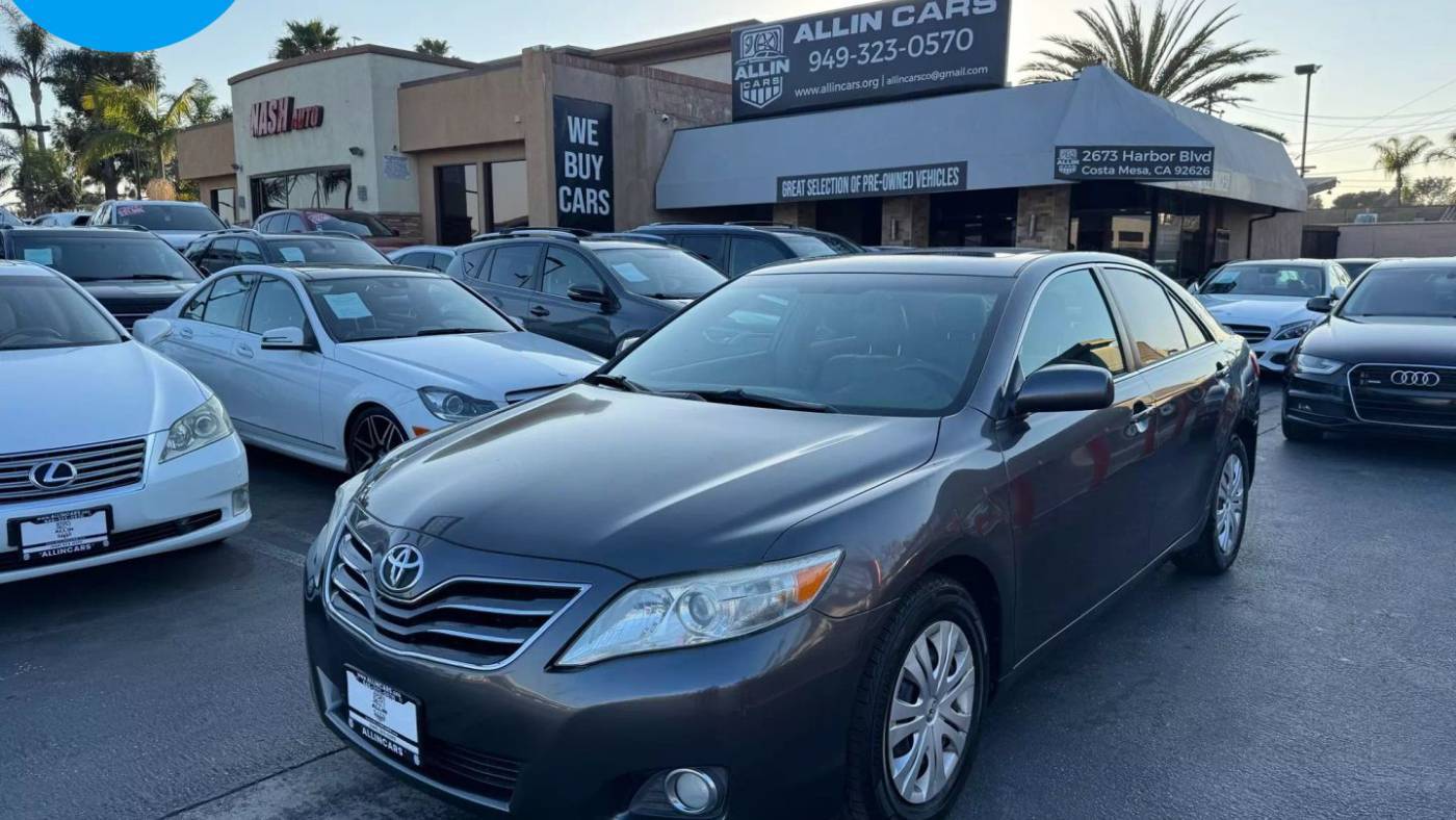 2011 Toyota Camry XLE — Sedan — 99,984 mi — Costa Mesa, CA