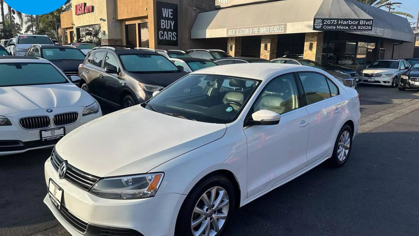 2014 Volkswagen Jetta 1.8T SE — Sedan — 111,348 mi — Costa Mesa, CA