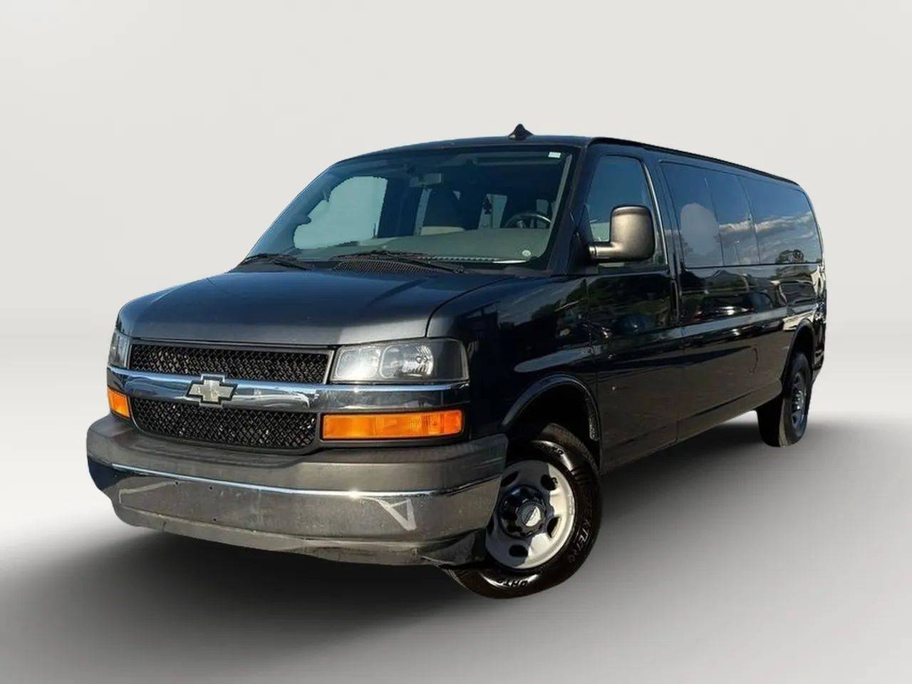 2017 Chevrolet Express Passenger LT — Passenger Van — 111,250 mi — Tampa, FL