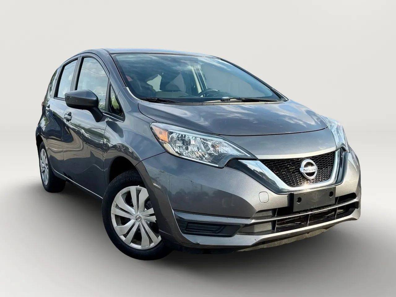 2017 Nissan Versa 1.6 SV — Hatchback — 111,593 mi — Tampa, FL