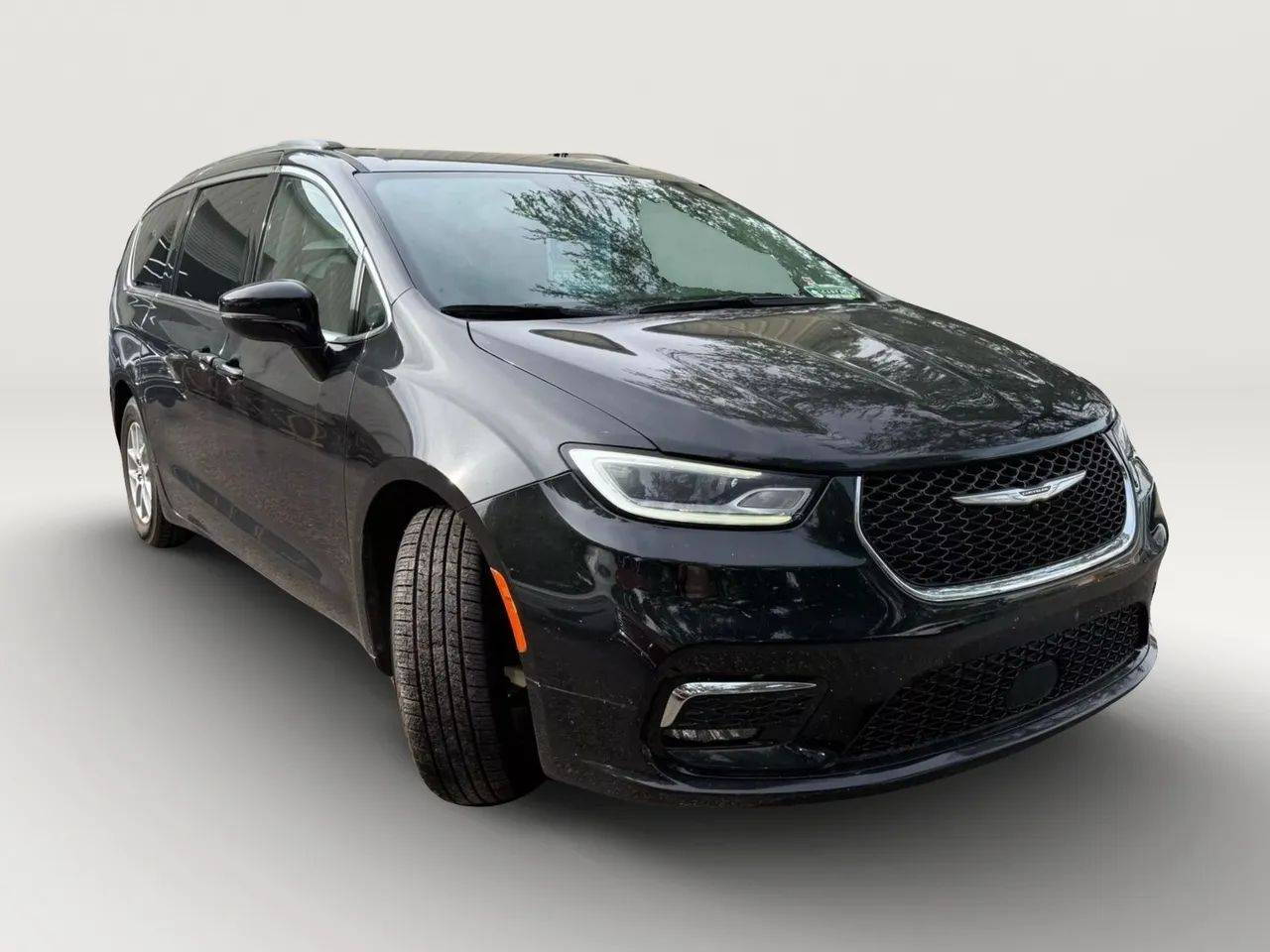 2022 Chrysler Pacifica Touring L — Minivan — 56,045 mi — Tampa, FL