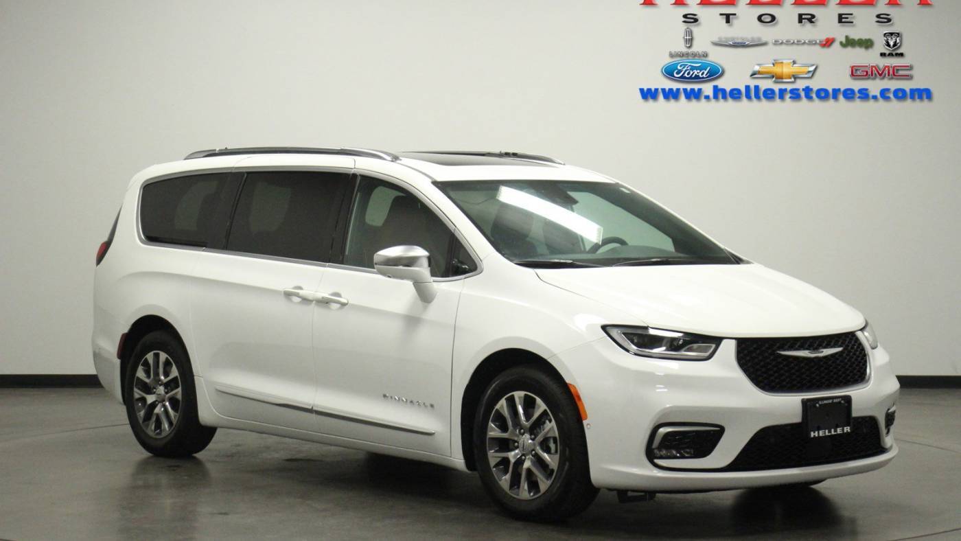 2024 Chrysler Pacifica Hybrid Pinnacle — Minivan — 15 mi — Pontiac, IL