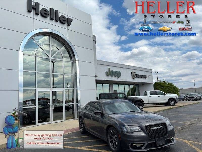 2017 Chrysler 300 S — Sedan — 124,113 mi — Pontiac, IL