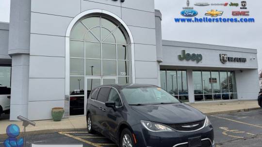 2020 Chrysler Pacifica Touring — Minivan — 97,441 mi — Pontiac, IL