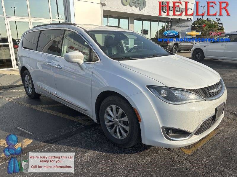 2017 Chrysler Pacifica Touring L — Minivan — 163,599 mi — Pontiac, IL