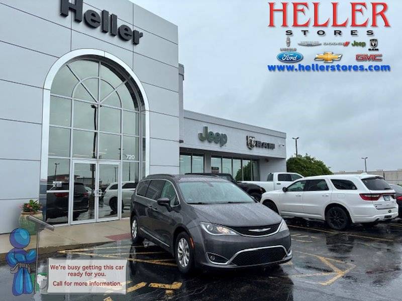 2017 Chrysler Pacifica Touring L — Minivan — 98,096 mi — Pontiac, IL