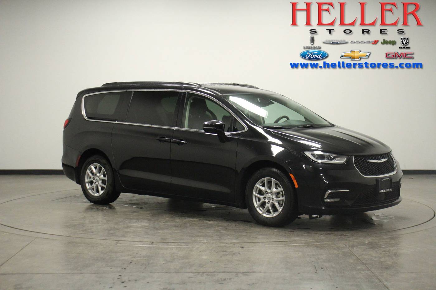 2022 Chrysler Pacifica Touring L — Minivan — 67,188 mi — Pontiac, IL