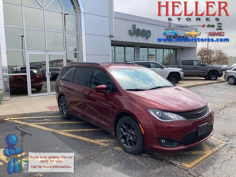 2018 Chrysler Pacifica Touring L — Minivan — 101,897 mi — Pontiac, IL
