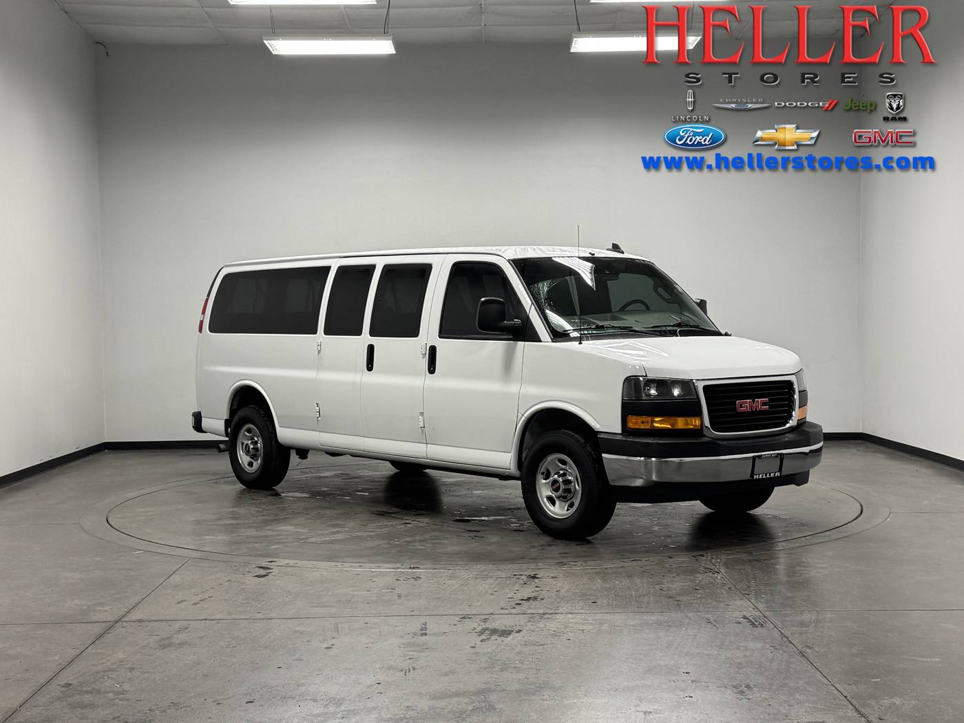 2023 GMC Savana Passenger
