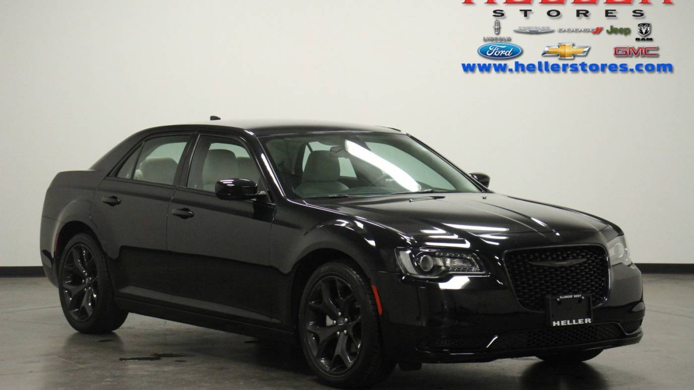 2022 Chrysler 300 Touring — Sedan — 12,509 mi — Pontiac, IL