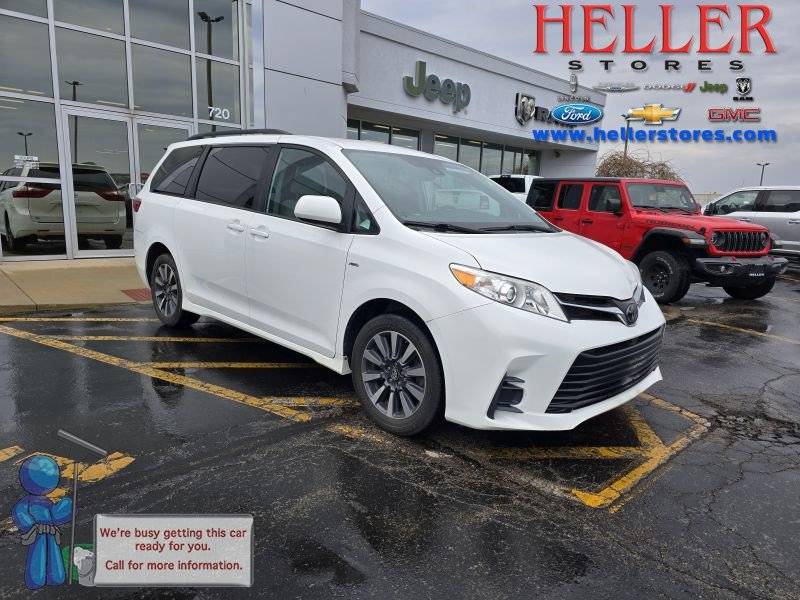 2020 Toyota Sienna LE — Minivan — 34,381 mi — Pontiac, IL