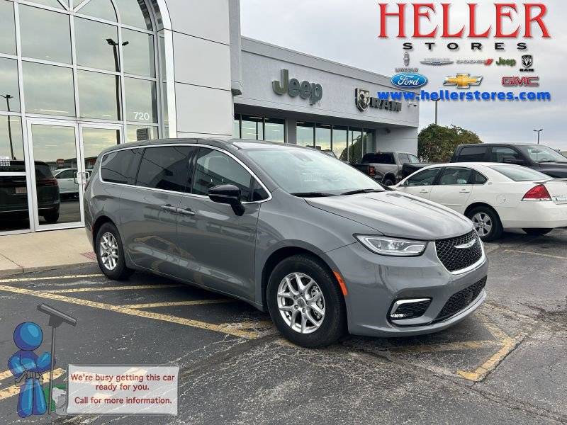 2025 Chrysler Pacifica Select — Minivan — 14,471 mi — Pontiac, IL