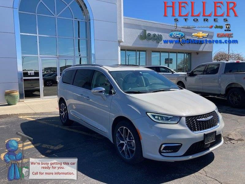 2021 Chrysler Pacifica Limited — Minivan — 30,783 mi — Pontiac, IL