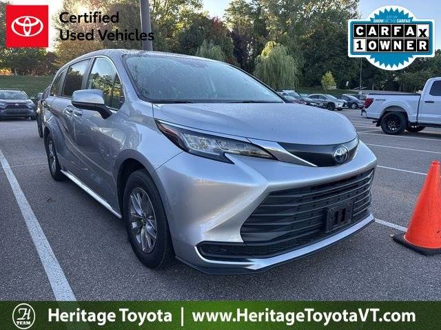 2022 Toyota Sienna LE — Minivan — 14,354 mi — Burlington, VT