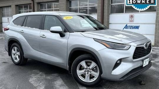 2023 Toyota Highlander LE — SUV — 21,559 mi — Burlington, VT