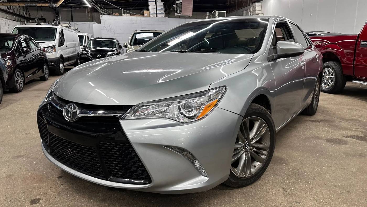 2016 Toyota Camry SE — Sedan — 107,377 mi — Hasbrouk Heights, NJ