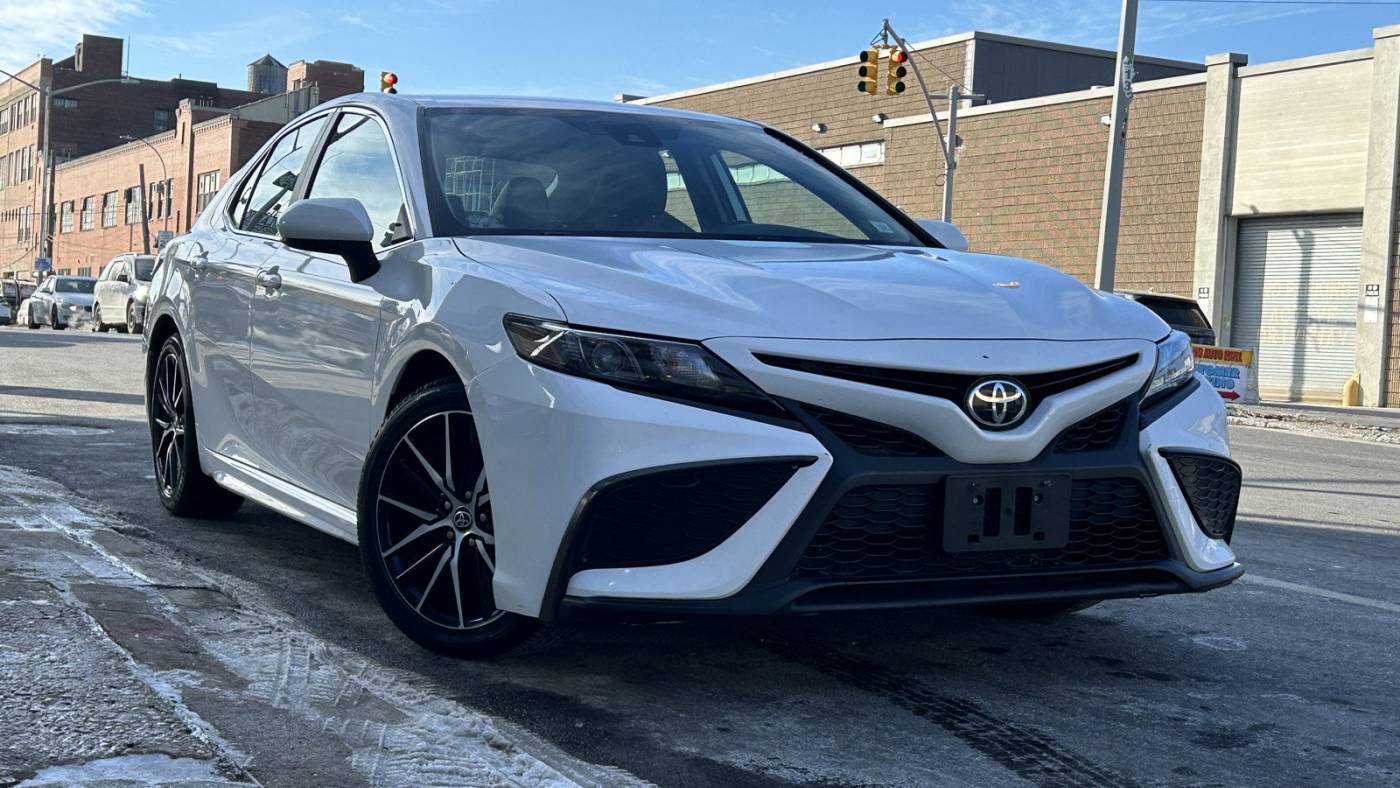 2021 Toyota Camry SE — Sedan — 59,739 mi — Jamaica, NY
