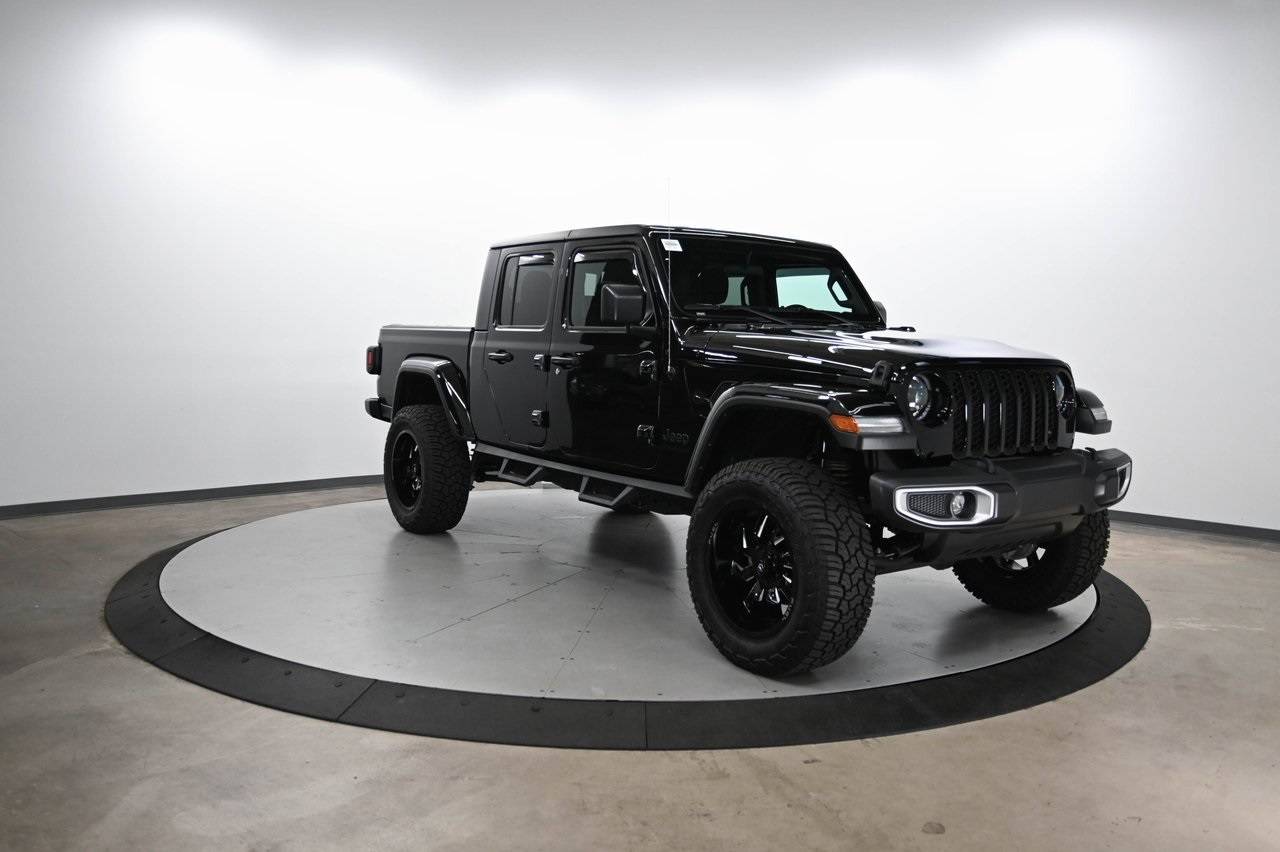 2023 Jeep Gladiator Sport S — Pickup Truck — 7,672 mi — Cornelius, NC