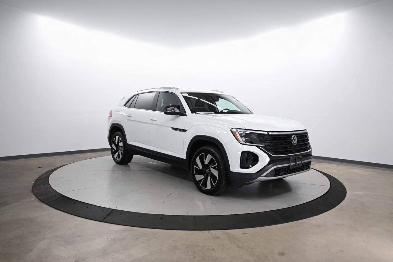 2024 Volkswagen Atlas Cross Sport SE with Technology — SUV — 38,045 mi — Cornelius, NC