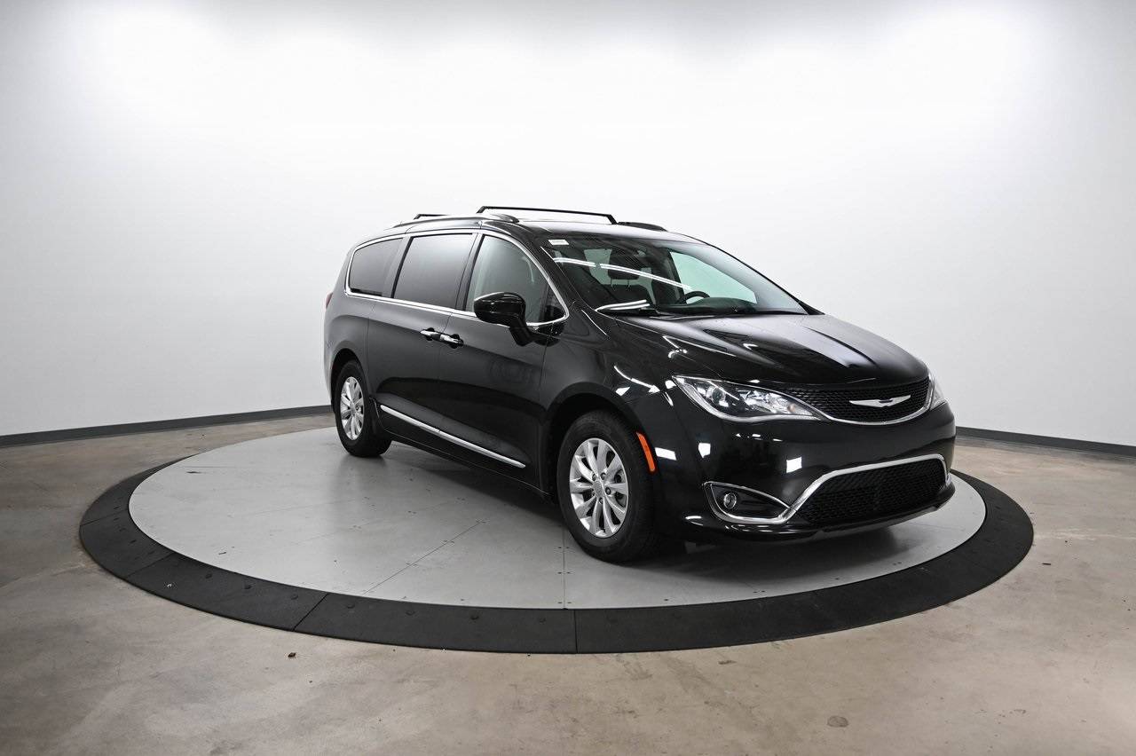 2018 Chrysler Pacifica Touring L — Minivan — 125,506 mi — Cornelius, NC