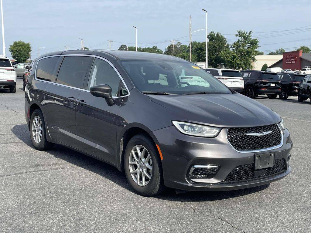 2023 Chrysler Pacifica Touring L — Minivan — 65,623 mi — Gastonia, NC