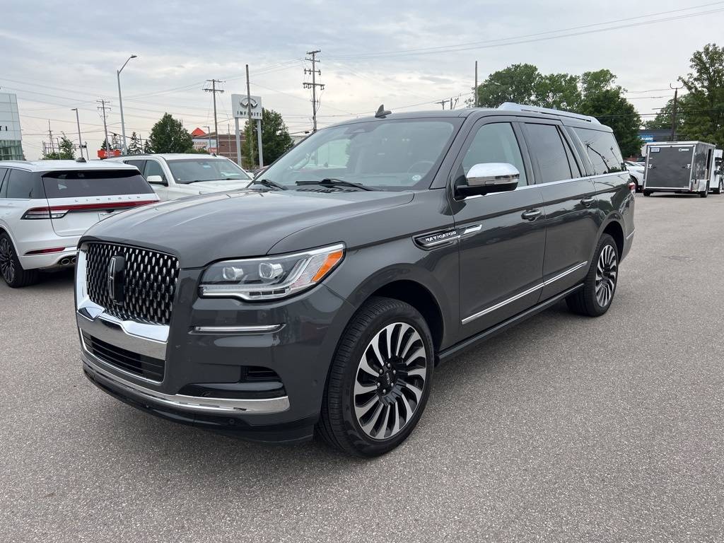 2023 Lincoln Navigator Black Label — SUV — 11,824 mi — Grand Rapids, MI