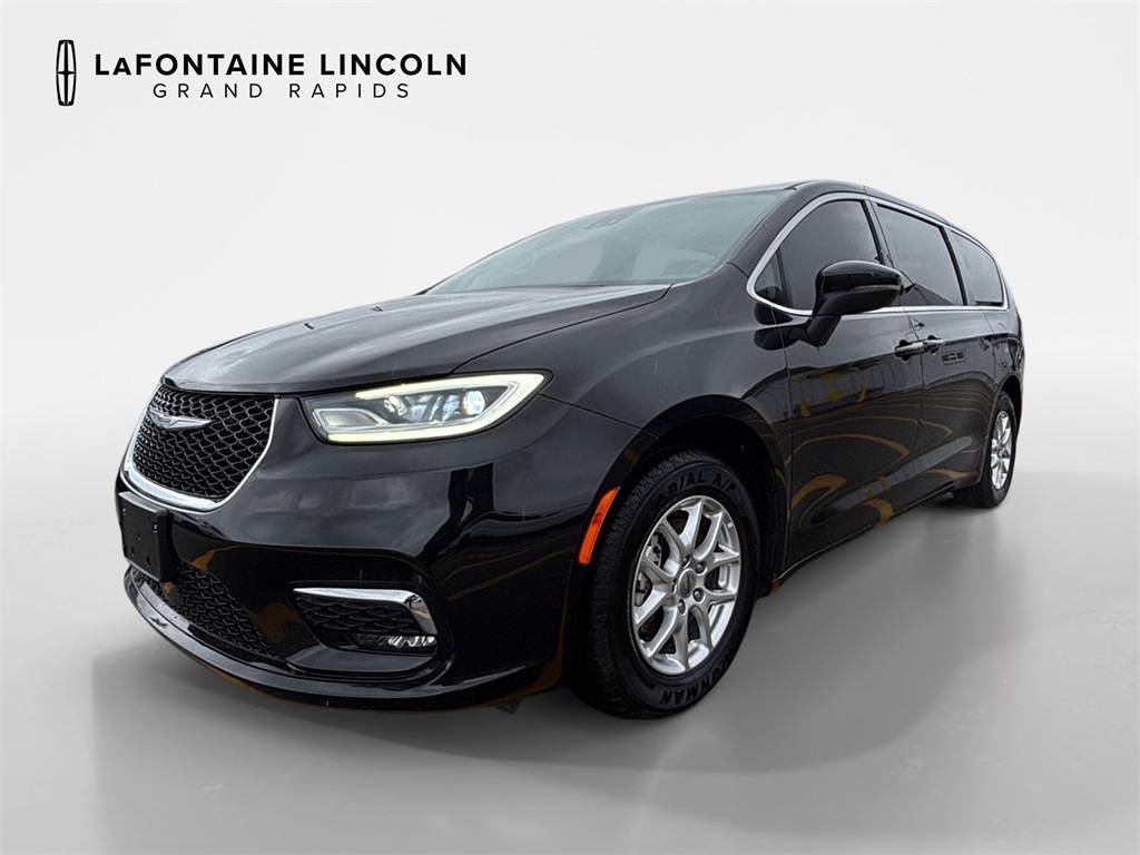 2023 Chrysler Pacifica Touring L — Minivan — 50,300 mi — Grand Rapids, MI