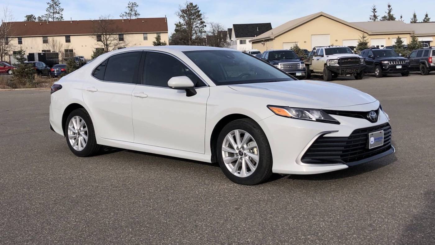 2022 Toyota Camry LE — Sedan — 17,477 mi — Bemidji, MN