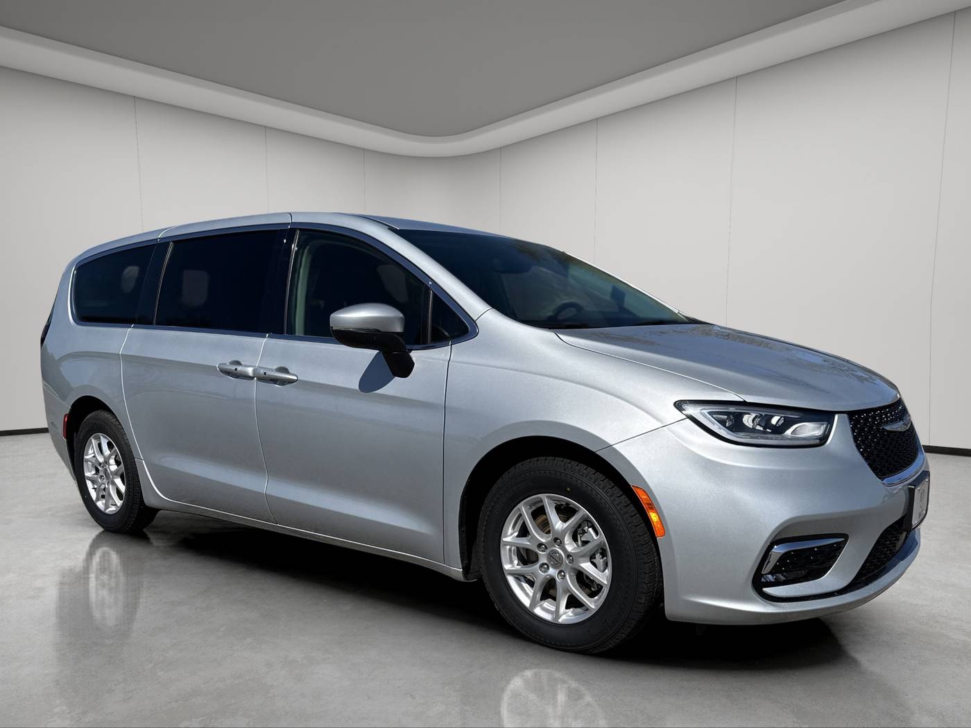 2023 Chrysler Pacifica Touring L — Minivan — 67,788 mi — Bemidji, MN