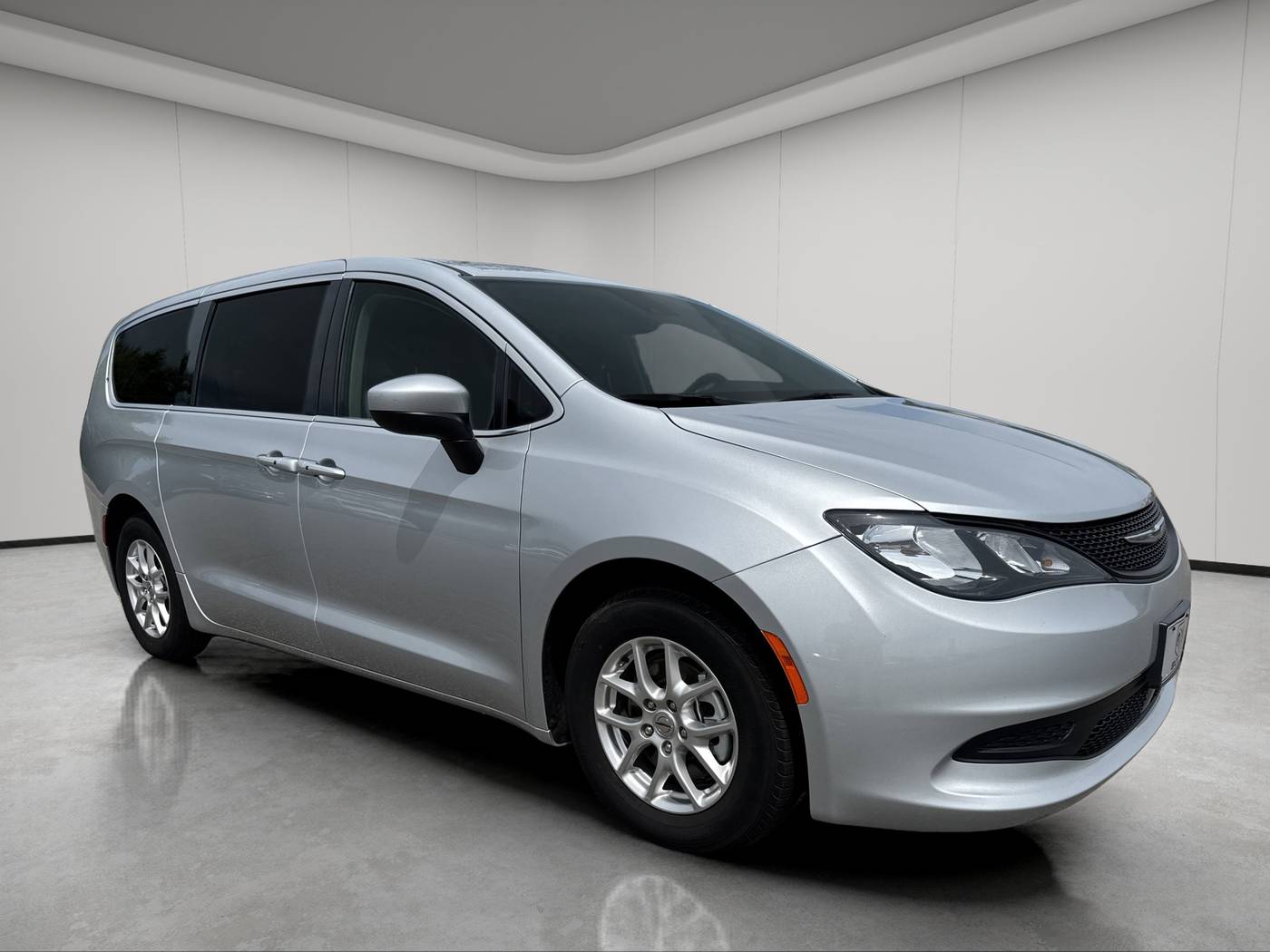 2023 Chrysler Voyager LX — Minivan — 68,075 mi — Bemidji, MN