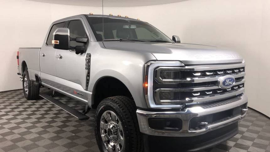 2024 Ford Super Duty F-350 LARIAT — Pickup Truck — 31,736 mi — Shelbyville, IN