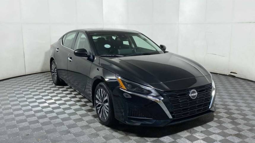 2024 Nissan Altima SV — Sedan — 13,893 mi — Greenwood, IN