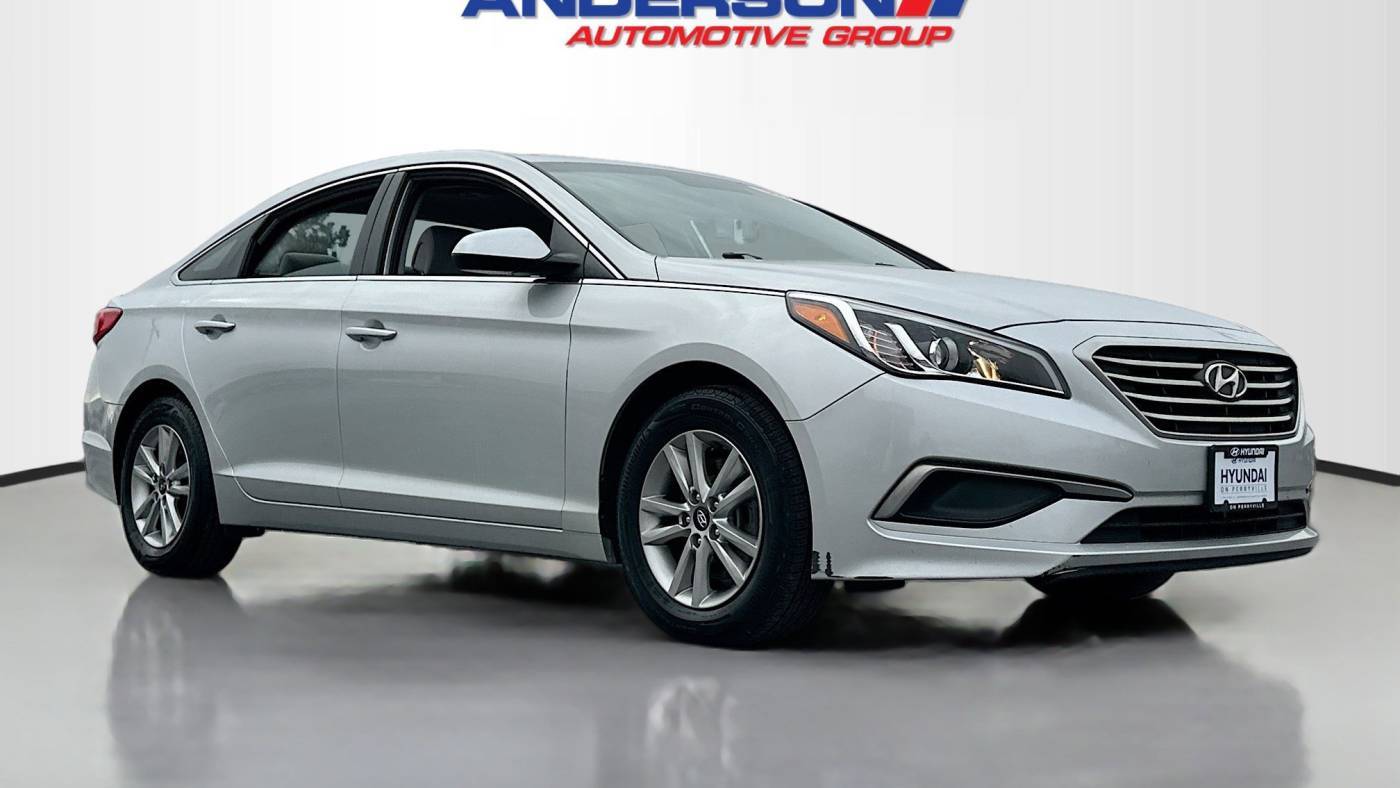 2016 Hyundai Sonata SE — Sedan — 107,376 mi — Rockford, IL