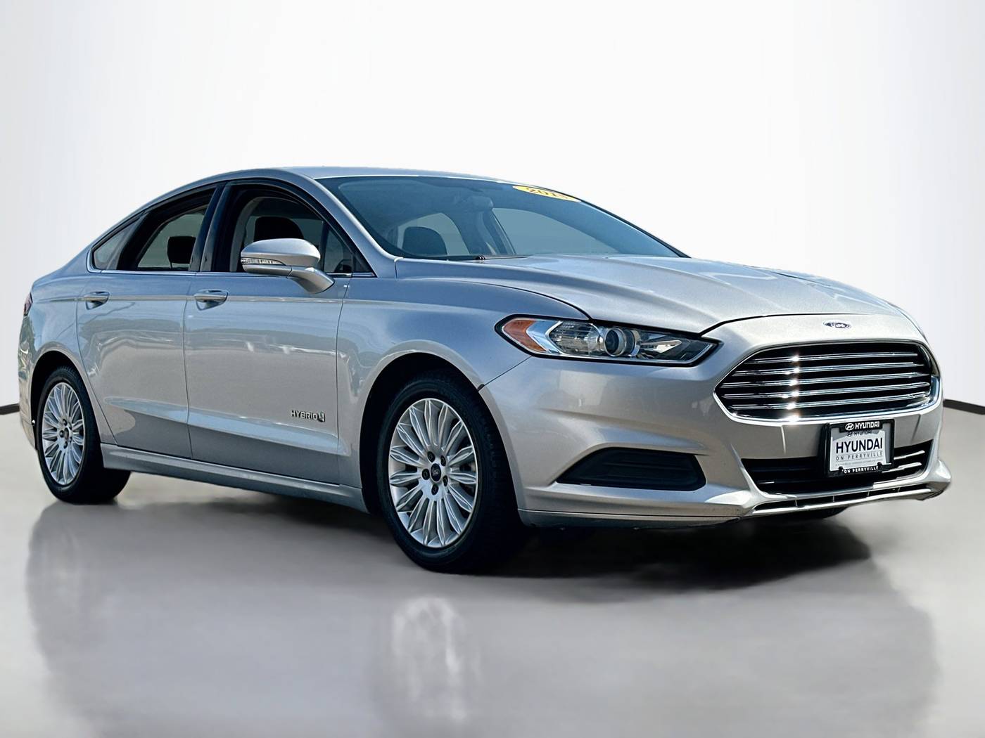 2015 Ford Fusion Hybrid SE — Sedan — 108,977 mi — Rockford, IL