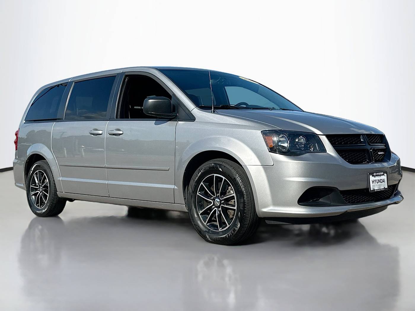 2015 Dodge Grand Caravan SE — Minivan — 111,099 mi — Rockford, IL