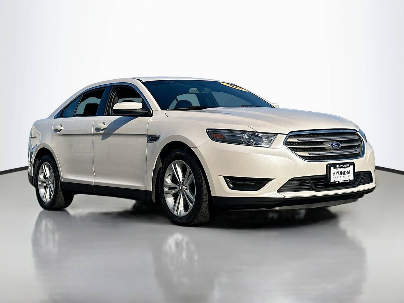 2015 Ford Taurus SEL — Sedan — 85,351 mi — Rockford, IL