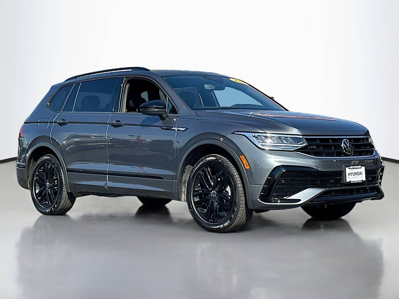 2022 Volkswagen Tiguan SE R-Line Black — SUV — 33,824 mi — Rockford, IL