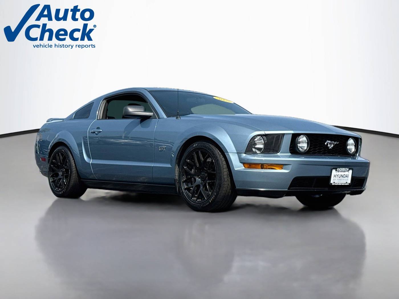 2005 Ford Mustang GT Deluxe