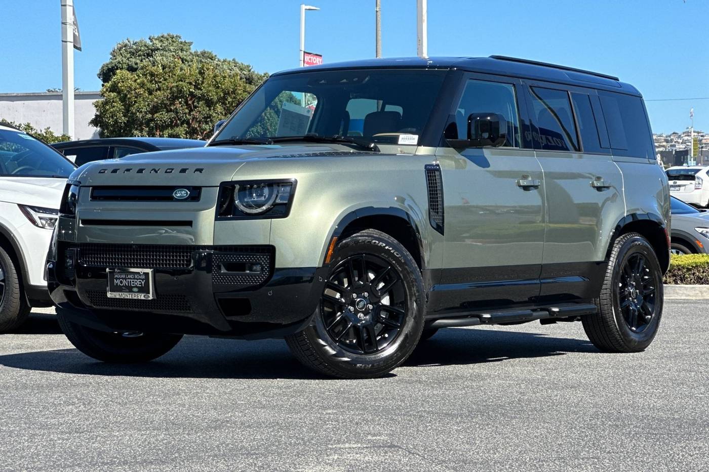 2025 Land Rover Defender X-Dynamic SE — SUV — 1,255 mi — Seaside, CA
