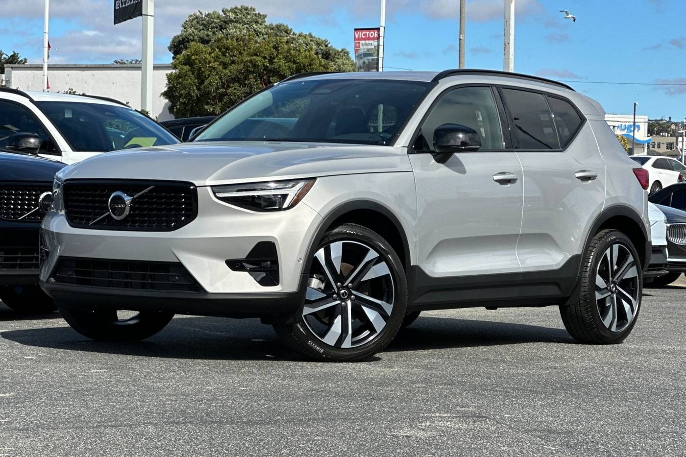 2024 Volvo XC40 Ultimate — SUV — 3,894 mi — Seaside, CA