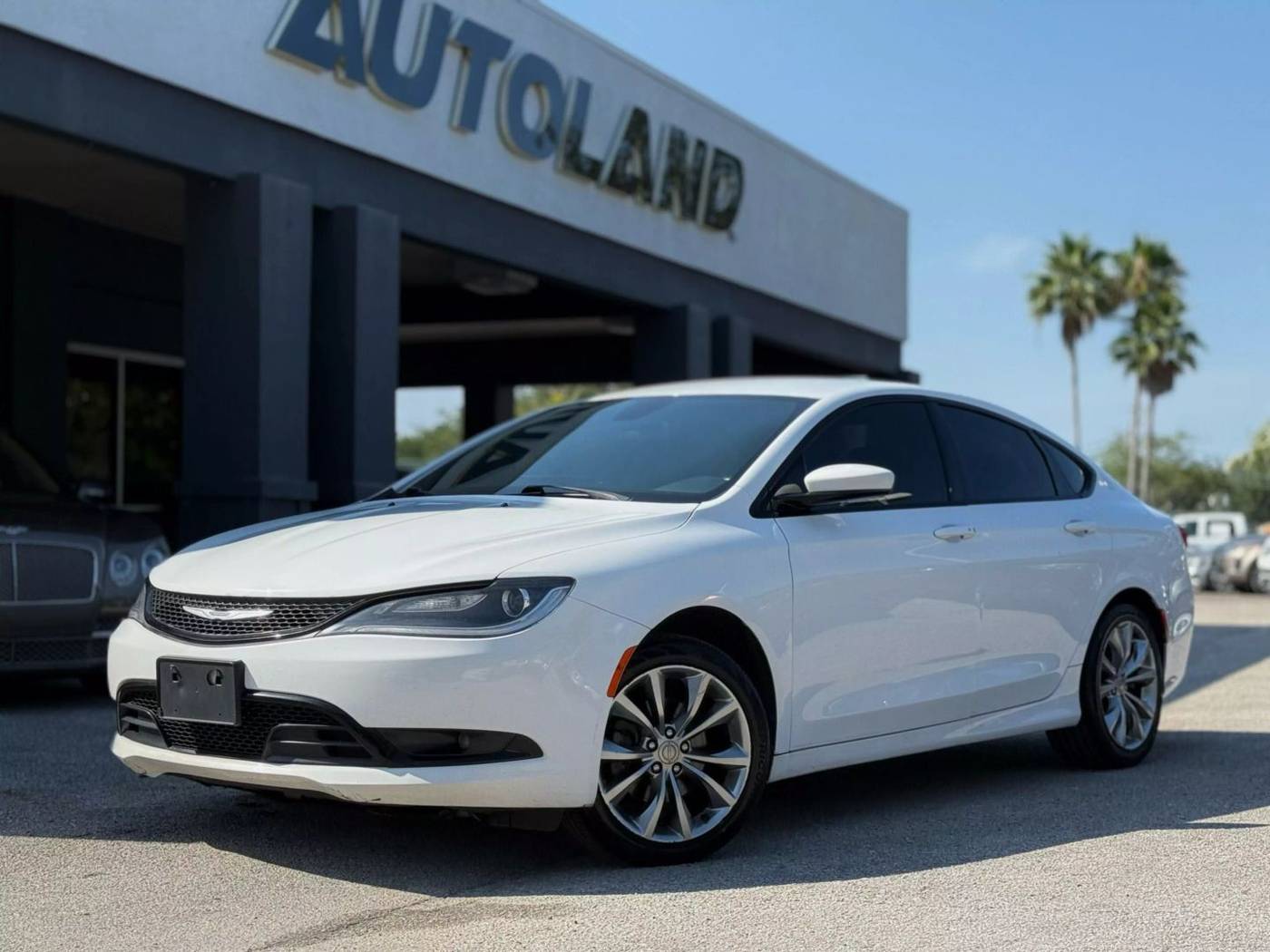 2015 Chrysler 200 S — Sedan — 136,608 mi — Jacksonville, FL