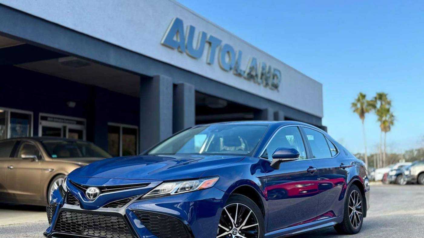 2023 Toyota Camry SE — Sedan — 58,600 mi — Jacksonville, FL